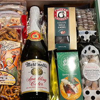 Holiday Lake Tapps Gift Box with Sparkling Cider