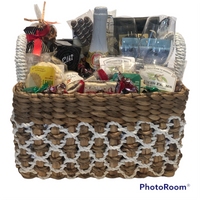 Holiday Luna Peak Gift Basket with Sparkling Cider